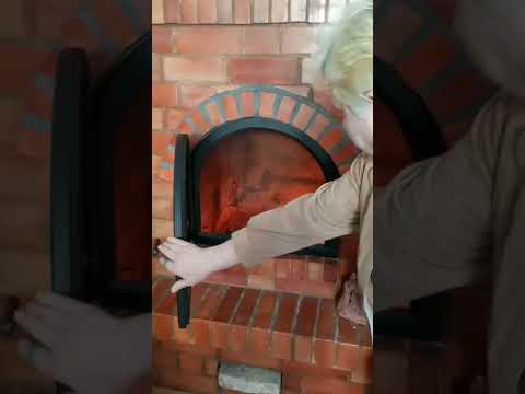 Видео о дверце камина 1
