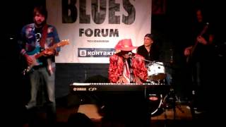 KENNY 'BLUES BOSS' WAYNE    Boogie Woogie Mama  23 10 15