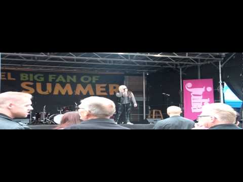 Amelia Olsson sjunger cover på Dude looks like a lady med Aerosmith, Stjärnskott 2013