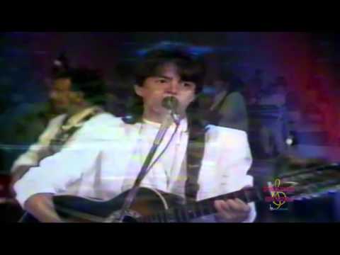Videoclip de NO RANCHO FUNDO (Ao Vivo) — Chitãozinho & Xororó