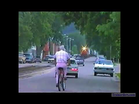 Classic Railroad Series 1052 - SOO Line "Street Running" in Bellevue, IA 1989