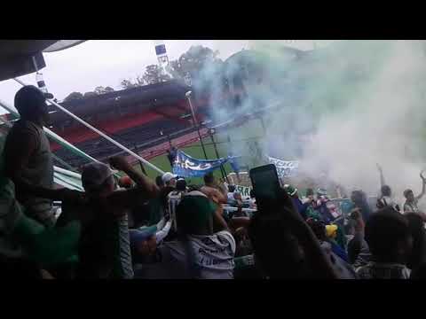 "Laferrere vs Talleres (Cordoba) Recibimiento" Barra: La Barra de Laferrere 79 &bull; Club: Deportivo Laferrere