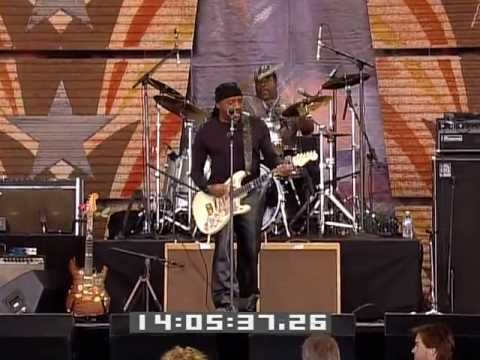 Ernie Isley & the Jam Band - Who's That Lady (Live at Farm Aid 2009)