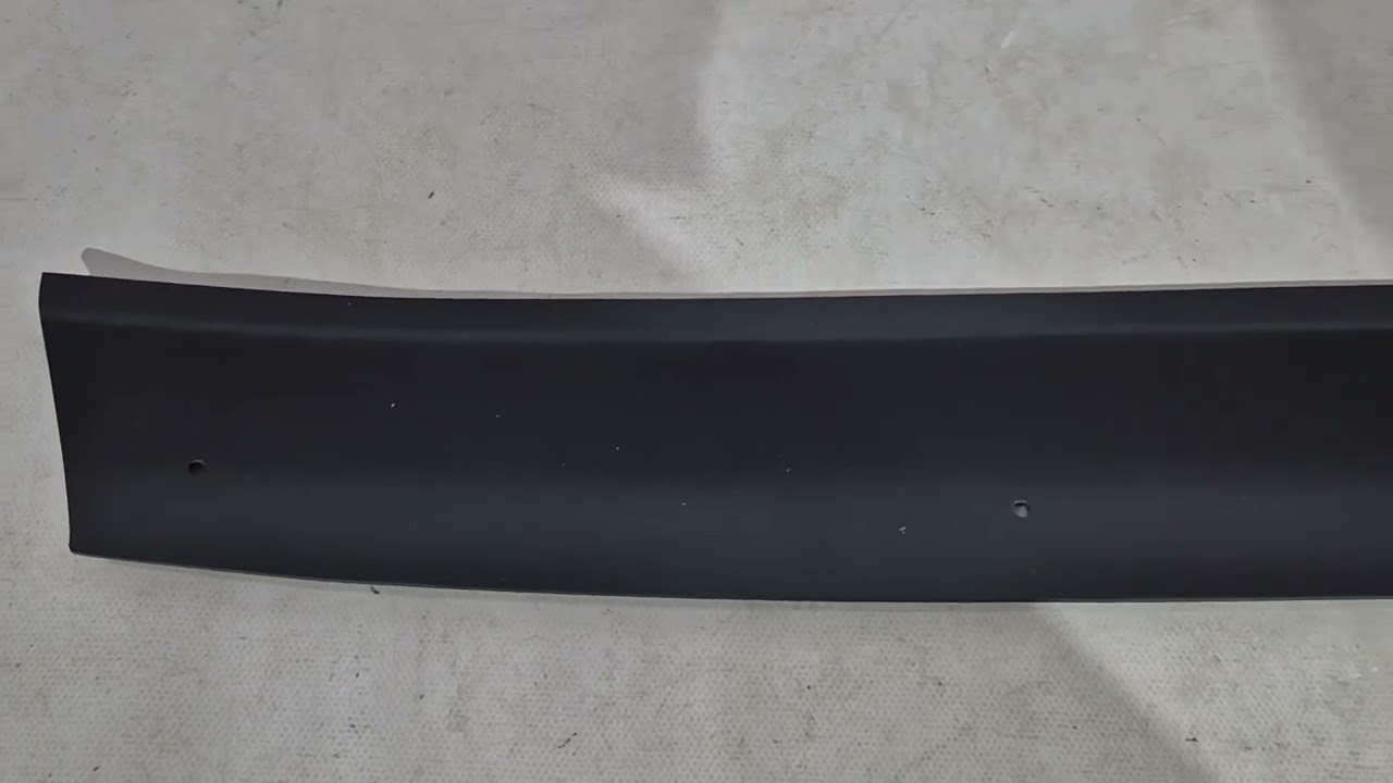 Дефлектор капота короткий (EuroCap) Video 1