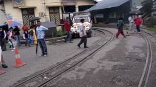 preview picture of video 'Looking out the train window, Kurseong'