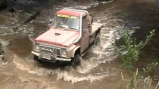 preview picture of video 'Patrol Ute Doing Water Crossing'