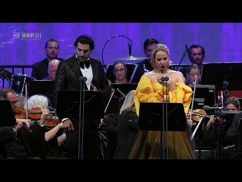 Elina garanca & Jonathan Tetelman - Subir, subir y luego caer