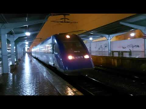 Trenul 16040 al Regio Calatori intra in Gara de Nord venind de la Otopeni