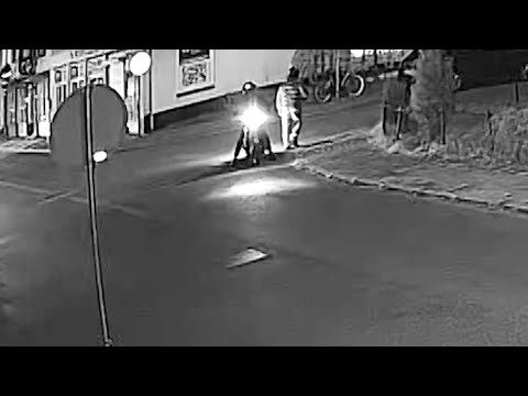 Kind krijgt glas in gezicht bij explosie voordeur in Almelo | Plaats Delict