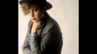 Kirsty MacColl "Just One Look"
