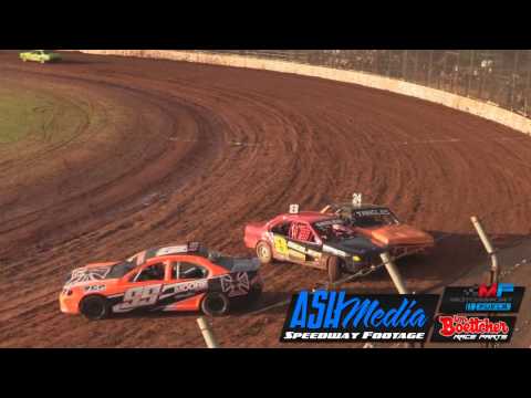 Modified Sedans: Head, Seiler and Cunningham Crash - Kingaroy Speedway
