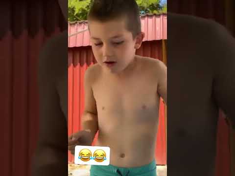 Tomi kipróbálja az új medencét 😂😂😂 #shorts