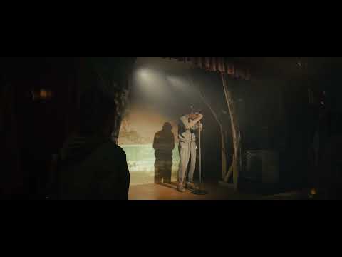 Alan Wake 2 Talkkari Ahti Tulkitsee puukkohippaa