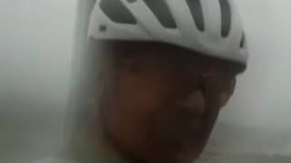 Vientos de más de 100 km/h sorprendieron a un ciclista en Santa Rosa