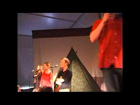 Skiltskytter av Totalteatret live på Riddu riddu 2001.