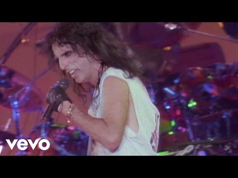 Alice Cooper - Muscle of Love (from Alice Cooper: Trashes The World)