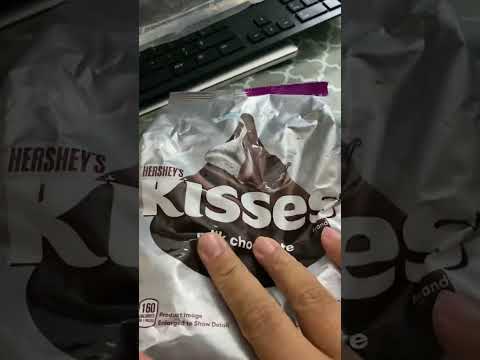 WOW❗️😱 HERSHEY’s kisses Party pack #asmr #shorts #oddlysatisfying #lotsofchocolates #hersheys