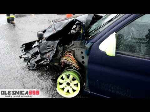 29.06.2017- Zderzenie Citroena i autobusu na Dobroszyckiej