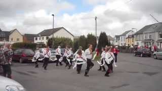 preview picture of video 'Cardiff Morris dance Queen's Delight in Brynmawr, 26th April 2014.'