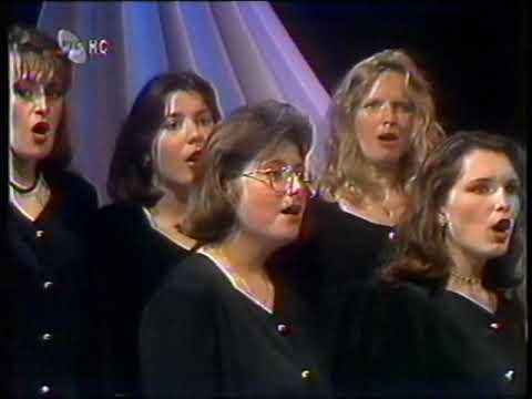 Komorný zbor Zvony - Selenča - dirigent Dr. Juraj Súdi - Otcova roľa