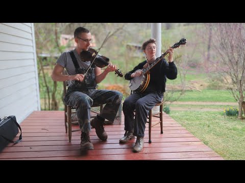 The Snipe Hunters singing - "Bully of the town" - Clawhammer banjo