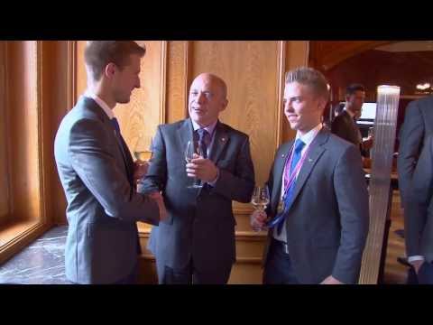 Bundespräsident Ueli Maurer begrüsst Carrossiers