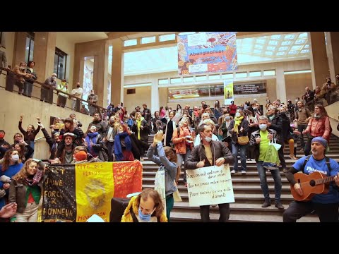 Bruxelles veut danser encore. Still Standing for Culture. Flashmob 1/5/2021 gare Bruxelles Central