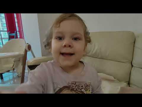 Caroleene's Bubble Catching Adventure! 🌈😂 (Too Cute to Miss!) #ToddlerFun #BubbleMagic