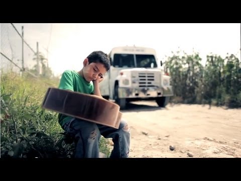 Los Inquietos Del Norte - Mi Amigo El De Arriba (Video Oficial)