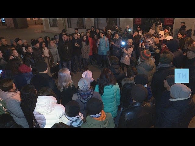 Артисты татарской эстрады исполнили песню "Туган тел"