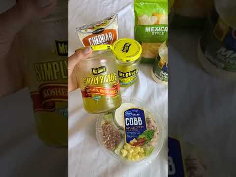 One of my absolute favorite lunches and salad dressing hack😋