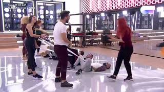 Agoney se pone &#39;&#39;nervioso&#39;&#39; con los Bailarines en el Suelo practicando para Eloise Gala 11