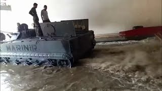 Download lagu TERNYATA INI KENAPA TANK MARINIR BISA BERJALAN DI DANAU & LAUT mp3