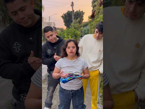 Cuando compartes de más 🥲 @labuenlupee @elhueleperron #shorts