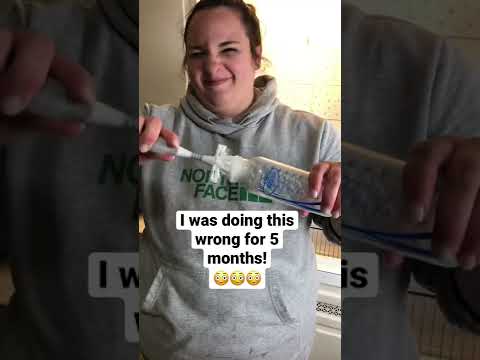 How To Correctly Use The Baby Bottle Brush 💧 #shorts