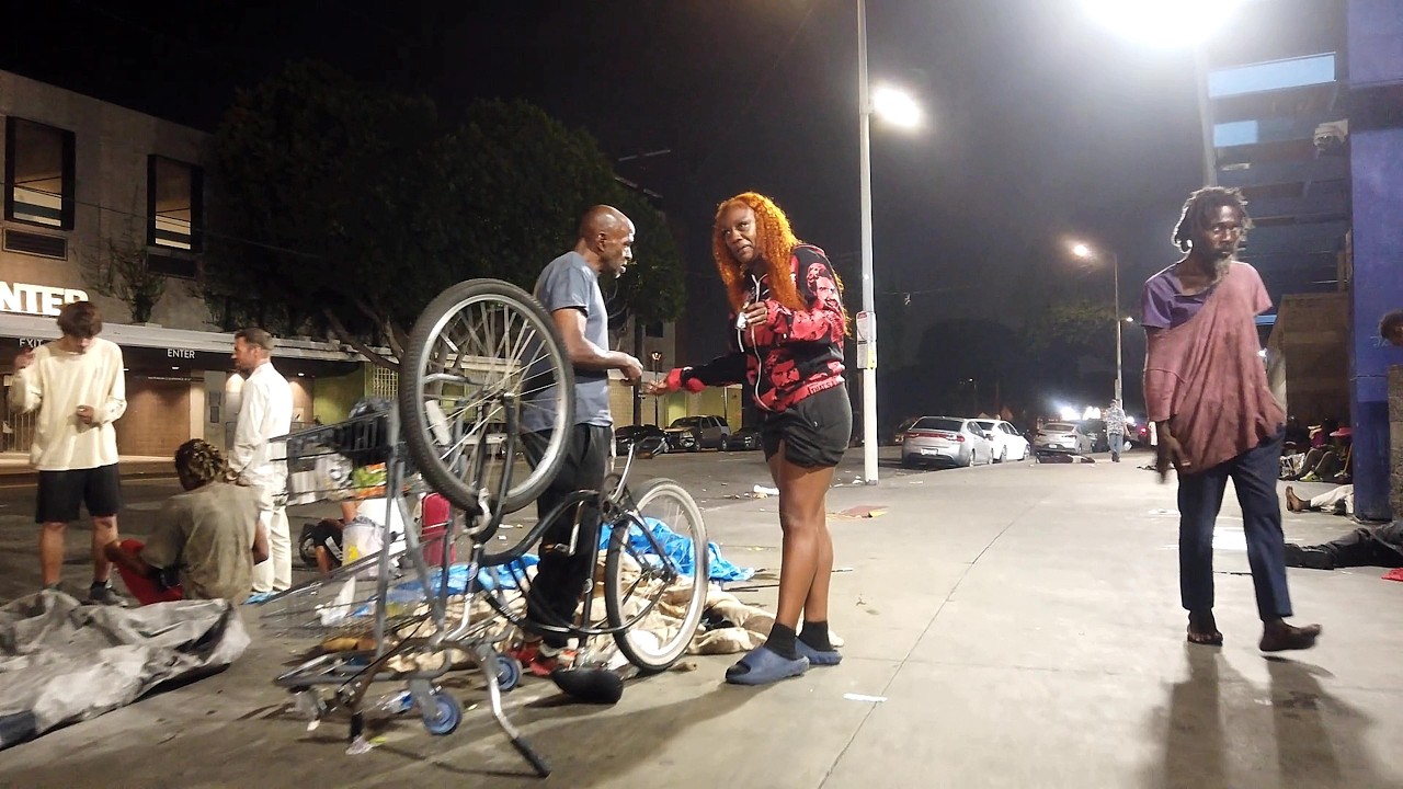 EXPLORING LOS ANGELES RAW STREETS AT NIGHT / WALKING AND DRIVING