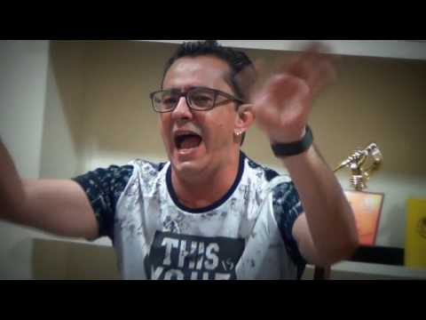 Marcelinho (Ex-Sem Compromisso) relembra os sucessos em sua casa