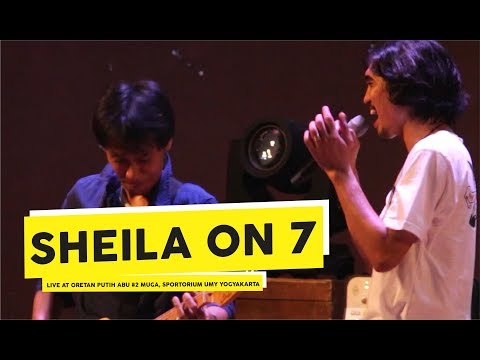 [HD] Sheila on 7 - Melompat Lebih Tinggi (Live at CORETAN PUTIH ABU #2)