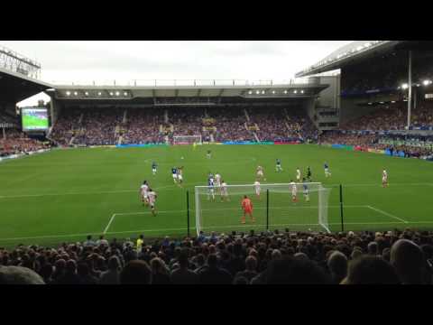 Some excellent play and nearly a goal from Lukaku.