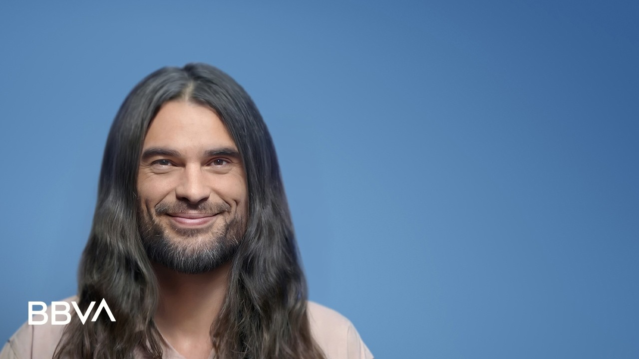 ¿Qué nos enseña vivir entre culturas? | Oliver Laxe, cineasta