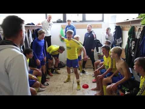 Oslava FC FASTAV ZLÍN U15 po vítězném derby proti Slovácku 2:0