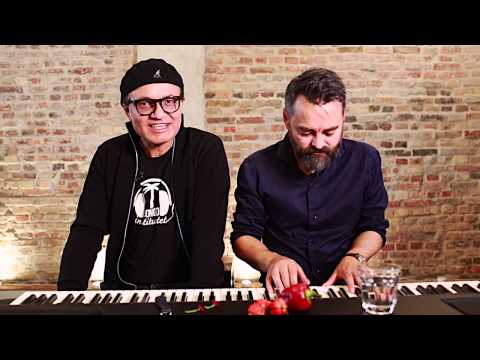 Eating the worlds hottest chili pepper while singing My Way