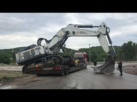 Transporting The 125 Tones Liebherr 984 By Side