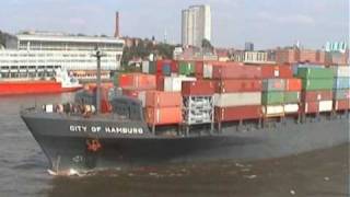 preview picture of video 'Mit MS Baltic Trader im Hamburger Hafen'