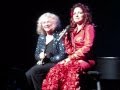 Gloria Estefan & Carole King singing in spanish "Lo que tú eres para mí" - Friday May 22 2009