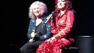 Gloria Estefan &amp; Carole King singing in spanish &quot;Lo que tú eres para mí&quot; - Friday May 22 2009