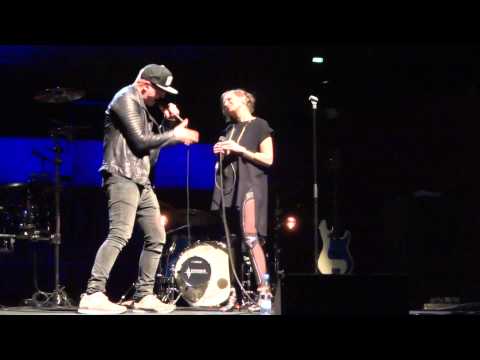 Stine Bramsen - 32 (feat. Lau, Carpark Norths)