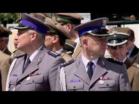 Awanse, wyróżnienia, pożegnanie kapelana suwalskiej policji. Uroczysty apel w Suwałkach Awanse, wyróżnienia, pożegnanie kapelana suwalskiej policji. Uroczysty apel w Suwałkach