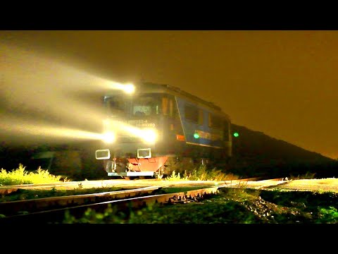 Railroad crossing-Trenuri de noapte la bariera Oșorhei-Bihor-România-14.11.2020