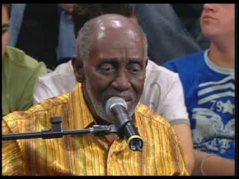 Paulinho da Viola e Nelson Sargento - O sol nascerá (Ao vivo Altas Horas 21 04 2007) Pumpkn @LBVIDZ